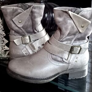 Bare traps💝 8.5 boots